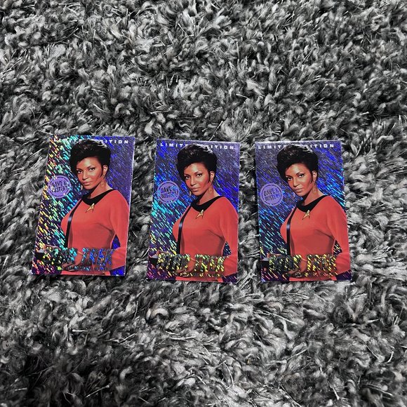 STAR TREK HOLOGRAPHIC UHURA - Picture 1 of 1
